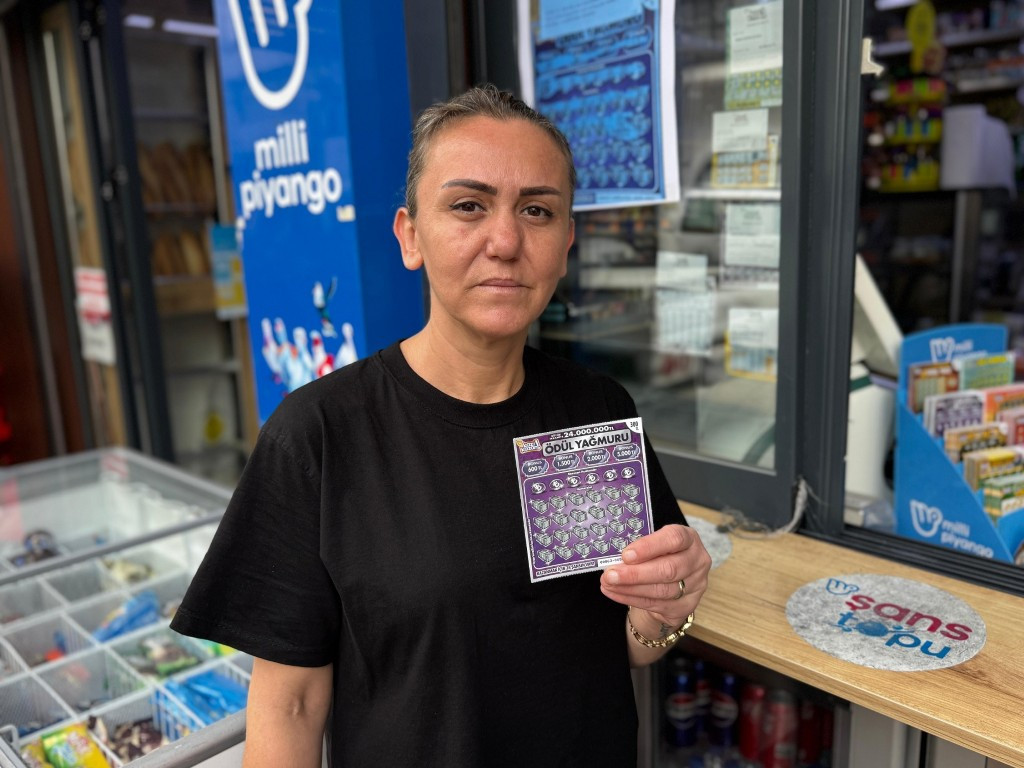 İnşaat işçisi, 300 liraya oynadığı oyunla 24 milyonluk ikramiye kazandı | Bayi sahibi o anları anlattı: Öyle bir bağırdı ki biz de sevincine ortak olduk