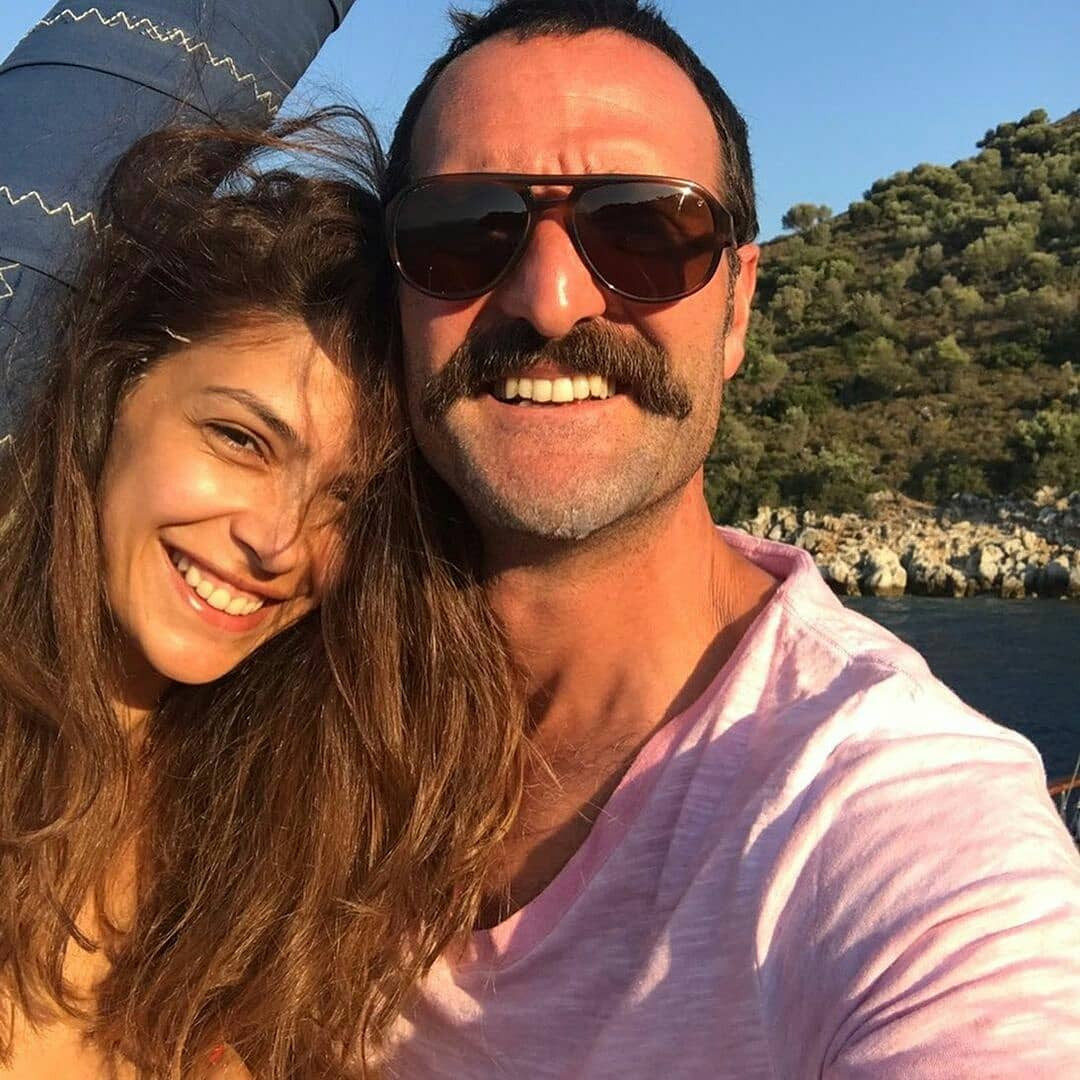 Gözüm kamaşıyor Ünlü isim aşka geldi