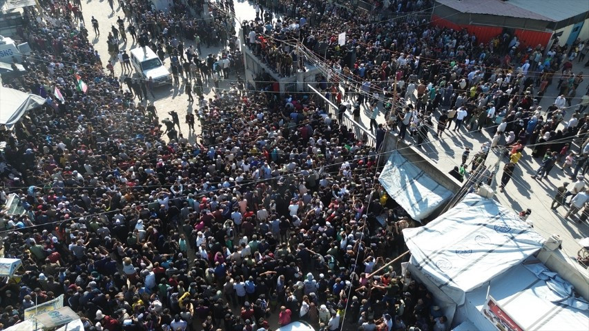 Dünyanın konuştuğu görüntüler: Filistinli esirler böyle özgürlüğüne kavuştu