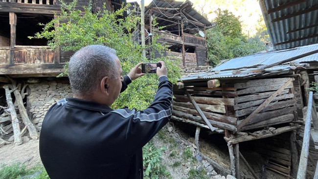 Taş blokları sırtlarında taşıyarak bu evleri yapmışlar Görenler hayrete düşüyor: Burası yüzyıllardır var