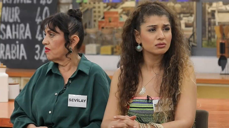 GELİNİM MUTFAKTA GÜNÜN BİRİNCİSİ KİM OLDU