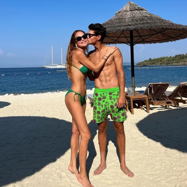 Yaprak Dökümünün Caneriydi... Ünlü oyuncunun mutlu günü