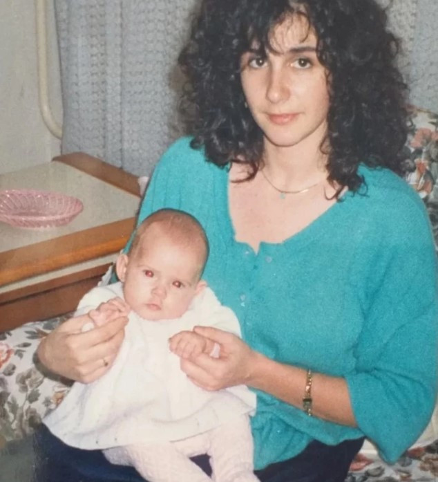 Yaprak Dökümünün Caneriydi... Ünlü oyuncunun mutlu günü