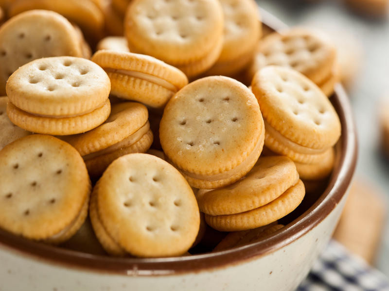 1. Cips, bisküvi ve hazır yemekler yemek