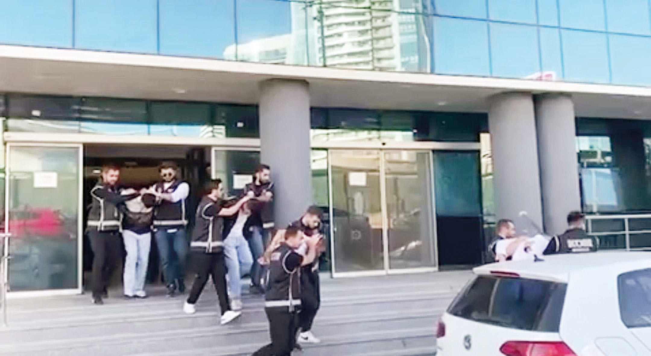 ‘Çirkinler’ ve ‘Daltonlar’ çökertildi