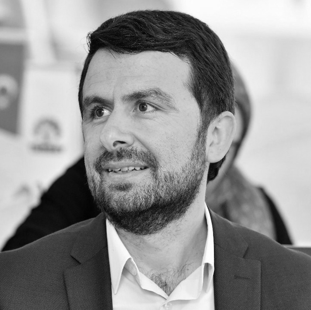 Abdulkadir Çay kimdir, kaç yaşında, nereli Basın İlan Kurumu Genel Müdürlüğüne atanan Abdulkadir Çayın biyografisi ve hayatı