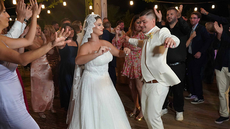 12 bin kilometrelik mesafe aşka engel olmadı | Antalya'da ilginç düğün: 18 ülkeden misafir vardı... 'Aileler vücut dili ile anlaştı'