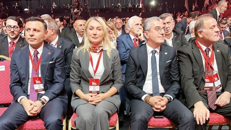Çelik CHP İstanbul İl Başkanlığı'na yeniden seçildi
