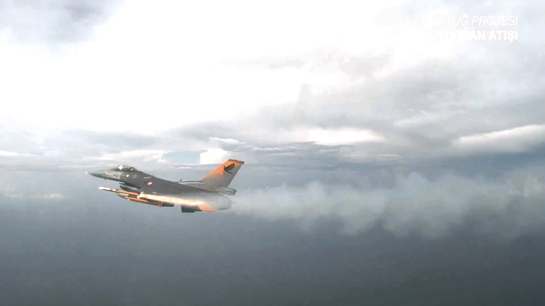 Bakan Kacır: Füzelerimiz zorlu atışları başarıyla tamamladı