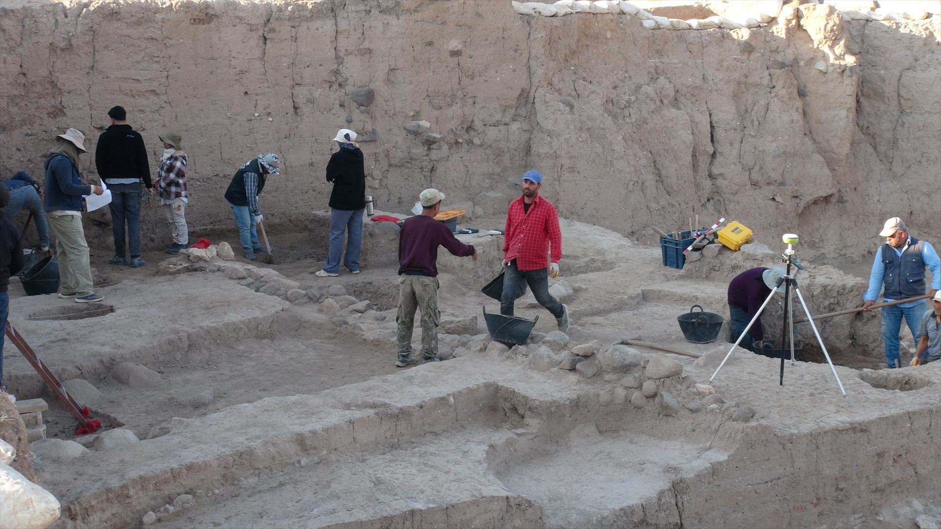 Oylum Höyük kazılarında bulundu... Milattan önce 14-13üncü yüzyıllara ait