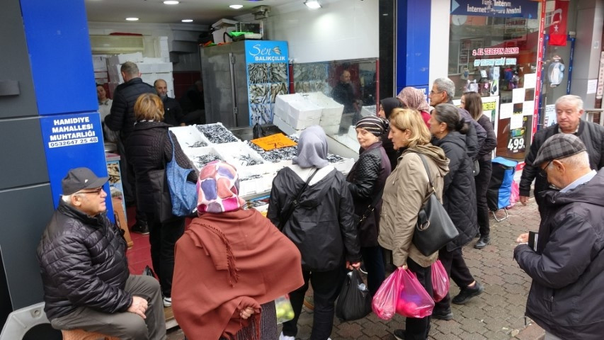 Kış mevsiminde sofraların baş tacı Fiyatı 70 liraya düştü, vatandaş sevinçten çiğ yedi