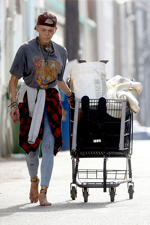 YİNE DE ESKİ KOCASININ HAPSE GİRMESİNİ İSTEMEDİ