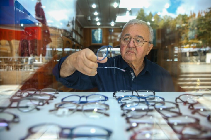 60 yıldır sürdürdüğü mesleği parmak izlerini yok etti | Nüfus Müdürlüğündeki personel şaşkına döndü