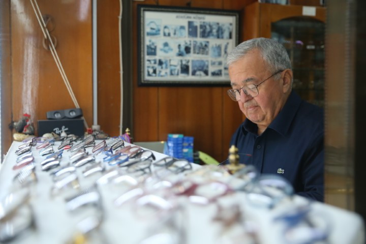 60 yıldır sürdürdüğü mesleği parmak izlerini yok etti | Nüfus Müdürlüğündeki personel şaşkına döndü