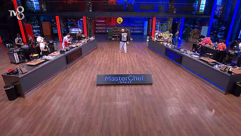 MASTERCHEF 5. VE 6. ELEME ADAYI BELLİ OLDU (22 Ekim 2025 Çarşamba) Dün akşam son bölümde MasterChef potaya kim gitti, 3. dokunulmazlık oyununu hangi takım kazandı İşte mangal yemekleri etabında seçilen MasterChef 5. ve 6. eleme adayları