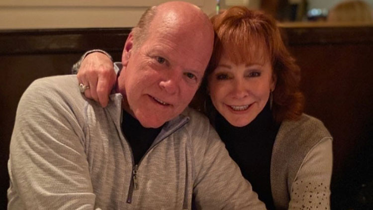 Aşkı buldu, 70 yaşında nişanlandı! ‘Beni kimseler böyle sevmemişti’