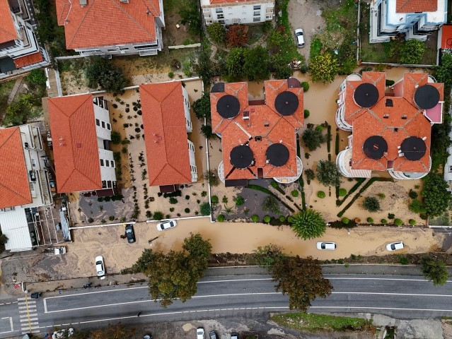 Meteoroloji uyarmıştı Sağanak sonrası kent sular altında kaldı, vatandaşlar kabusu yaşadı