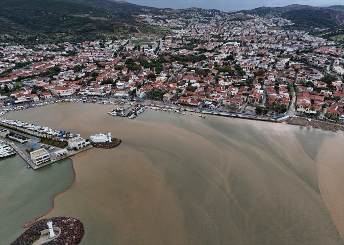Meteoroloji uyarmıştı Sağanak sonrası kent sular altında kaldı, vatandaşlar kabusu yaşadı