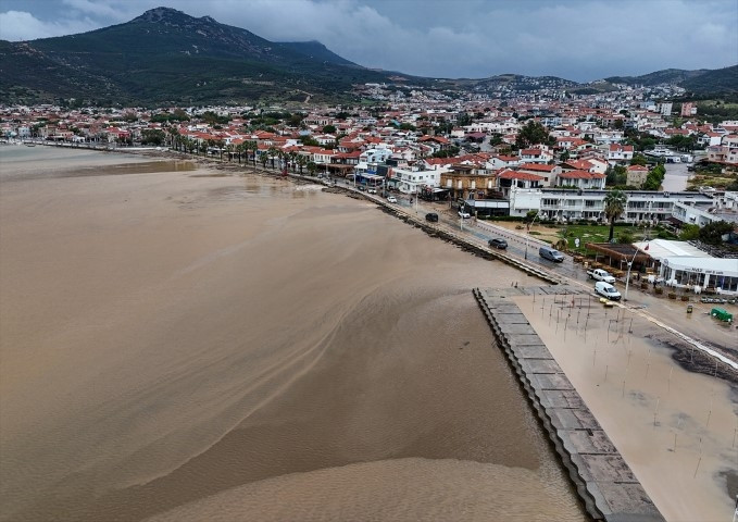 Meteoroloji uyarmıştı Sağanak sonrası kent sular altında kaldı, vatandaşlar kabusu yaşadı