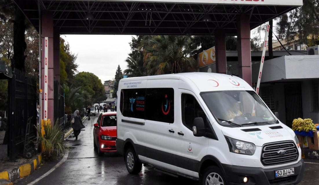 İzmir’de polise silahlı saldırı: Bir polis yaralandı! İzmir’de polise silahlı saldırı: Bir polis yaralandı!