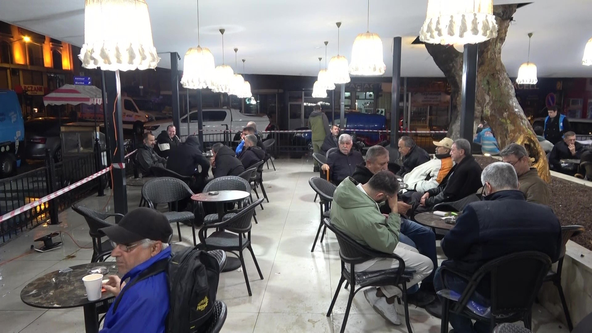 Balıkesir’in Sındırgı ilçesinde 6.1 büyüklüğünde deprem Enkaz alanları görüntülendi