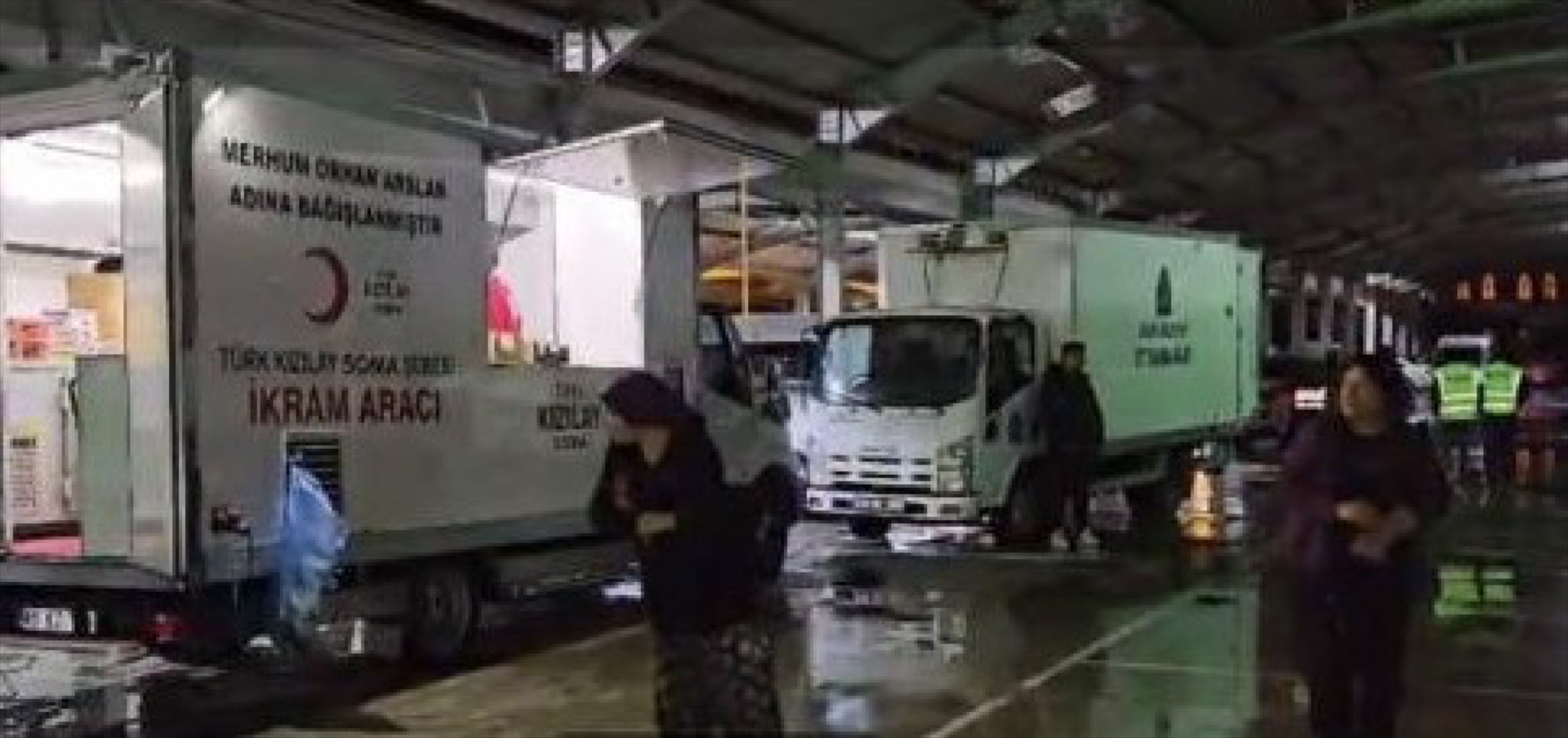 Balıkesir’in Sındırgı ilçesinde 6.1 büyüklüğünde deprem Enkaz alanları görüntülendi