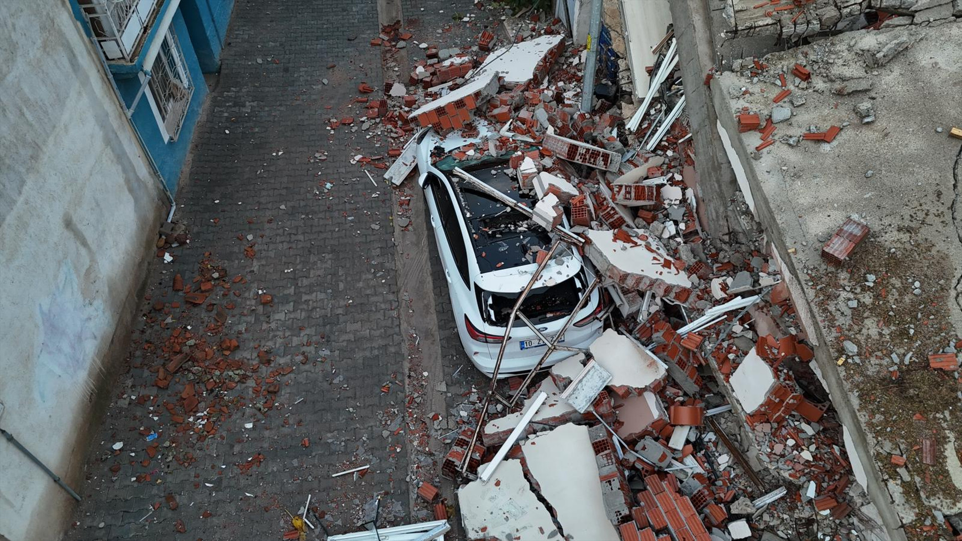 22 KİŞİ YARALANDI