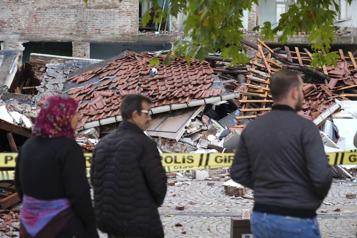 Balıkesirde deprem bölgesinden yeni görüntüler