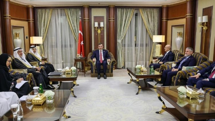 Cumhurbaşkanı Yardımcısı Yılmaz, Suudi Arabistan Yatırım Bakanı Falih'i kabul etti