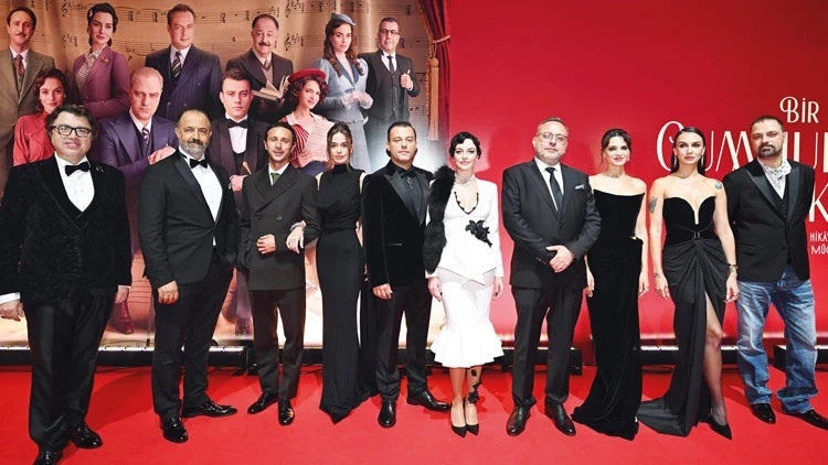 BİR CUMHURİYET ŞARKISI KONUSU NEDİR