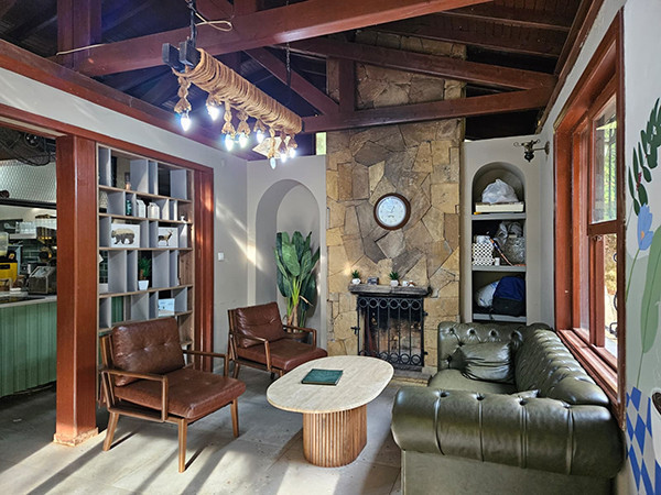 Kenan Evrenin gizli köşkü ortaya çıktı Ünlü bir sanatçıyla gelmiş | Ziyarete açık, görmeden gitmeyin