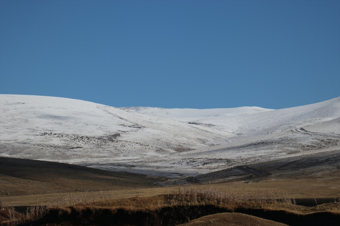 Kış bastırdı, bölge beyaza büründü Hava sıcaklığı eksi 5 dereceye kadar düştü
