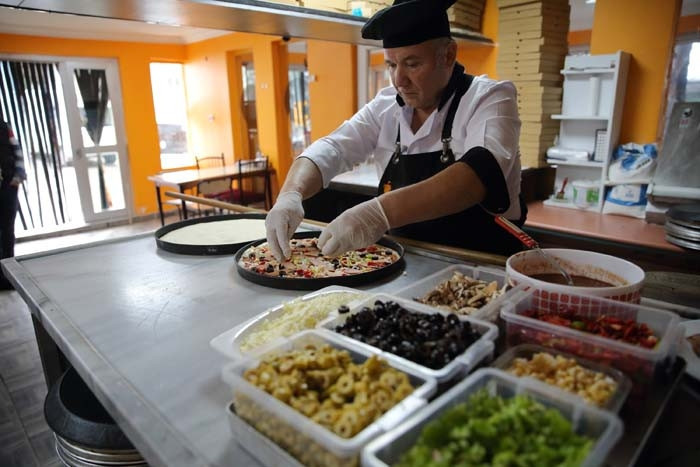 Emekli olduktan sonra köyüne döndü Evinin bahçesine yaptı | Tutmaz dediler ama taleplere yetişemiyor: Eşim amacına ulaştı