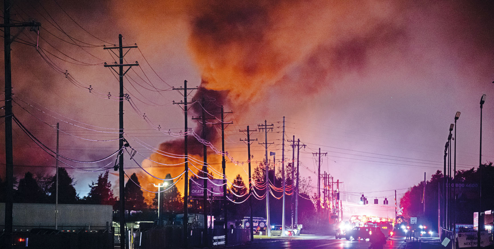 340 KM hızla binalara çarptı... Kargo uçağı düştü: 9 ölü
