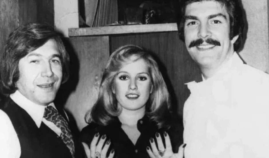 Fotoğraftaki herkes ünlü Sen gittin, biz eksik kaldık... 