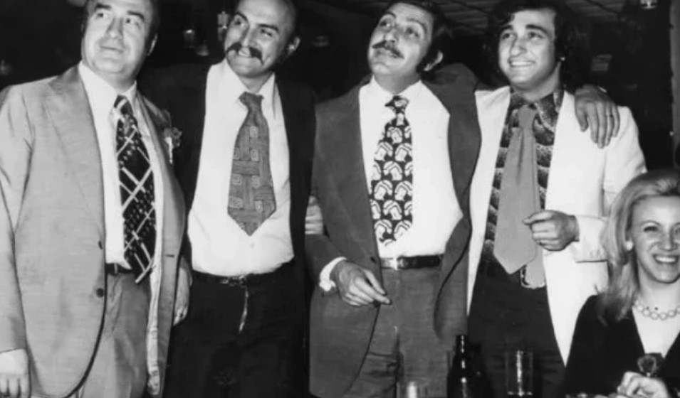 Fotoğraftaki herkes ünlü Sen gittin, biz eksik kaldık... 