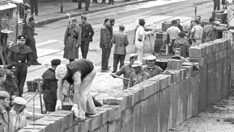 Berlin Duvarı’nın yıkılışının 36.yılı