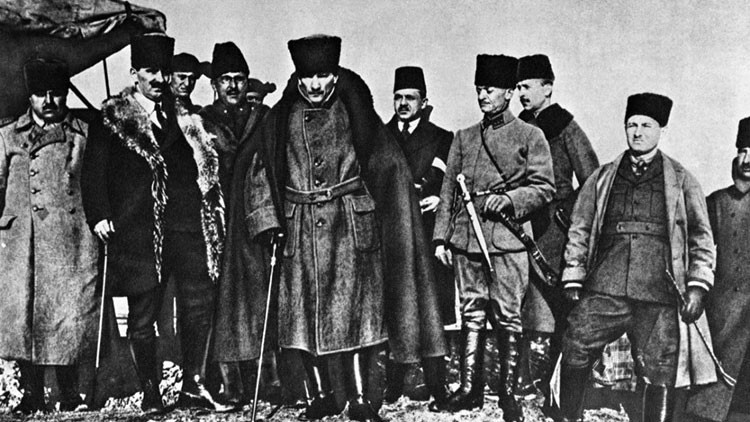 10 KASIM MESAJLARI, ATATÜRKÜ ANMA SÖZLERİ VE FOTOĞRAFLARI 2025 (EN GÜZEL SEÇENEKLER) || Atatürk resimli, görselli, yeni, duygusal, anlamlı, yazılı 10 Kasım mesajları ve Atatürk ile ilgili sözler (87. ölüm yıl dönümünde özlem ve hasretle anıyoruz…)