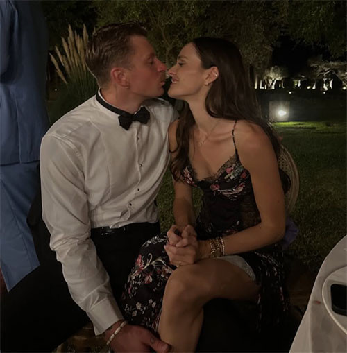 Duvağı taktı, bekarlığa veda etti Duvağı taktı, bekarlığa veda etti