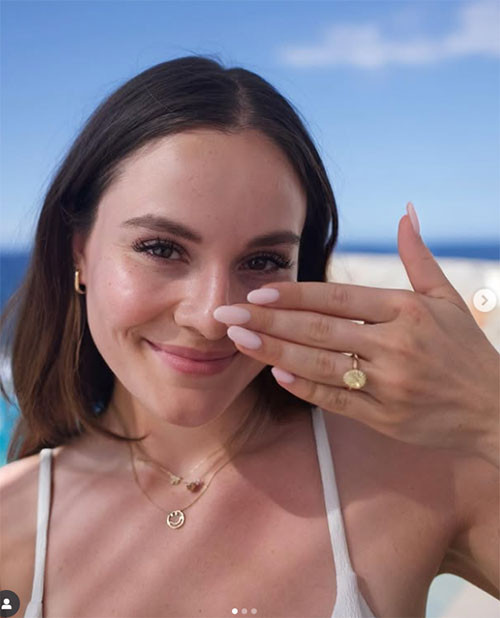 Duvağı taktı, bekarlığa veda etti Duvağı taktı, bekarlığa veda etti