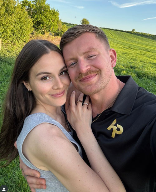 Duvağı taktı, bekarlığa veda etti Duvağı taktı, bekarlığa veda etti