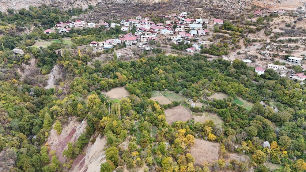 Bu köyde ne ekersen onu biçiyorsun Bölgede Akdeniz ve Karadeniz iklimi esiyor: Olur mu olmaz mı diyerek denedik, oldu