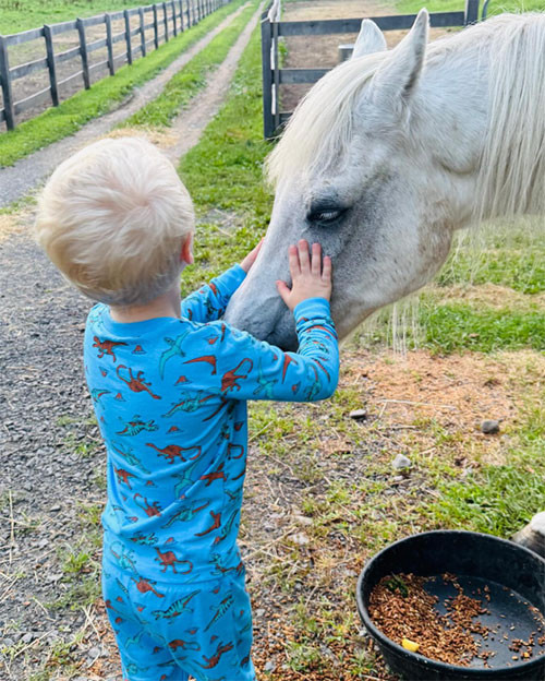 ÇOCUKLARI DOĞAL ORTAMDA BÜYÜYOR