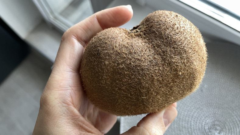  O meyveyi yerken çok büyük bir hata yapıyorsunuz