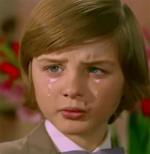 O MAVİ GÖZLER YILLARCA SEYİRCİYİ BİR AĞLATTI BİR GÜLDÜRDÜ