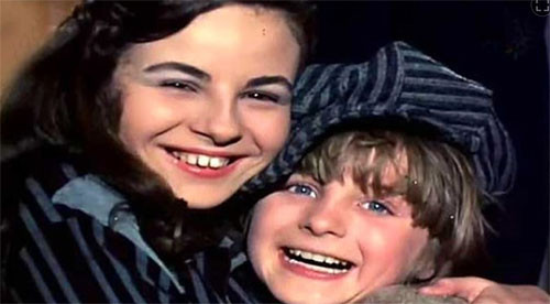 BEŞ YIL ÖNCE HAYATA VEDA ETTİ