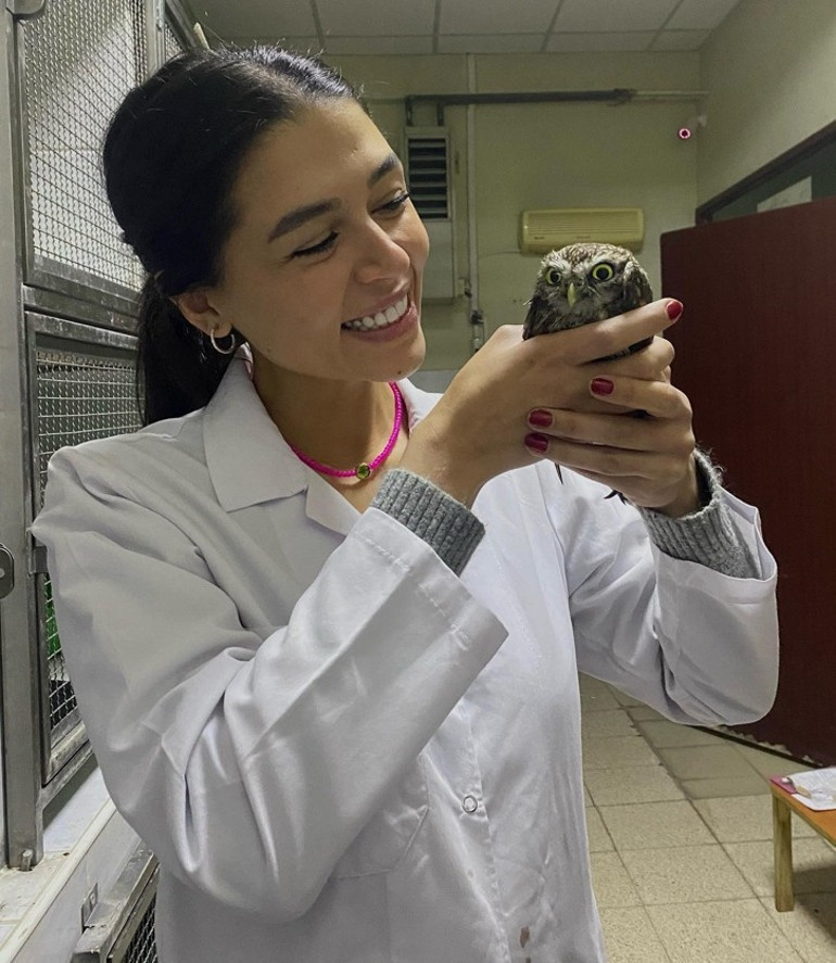 Ünlü oyuncu setlere ara verdi... Mesleğine geri döndü Ünlü oyuncu setlere ara verdi... Mesleğine geri döndü