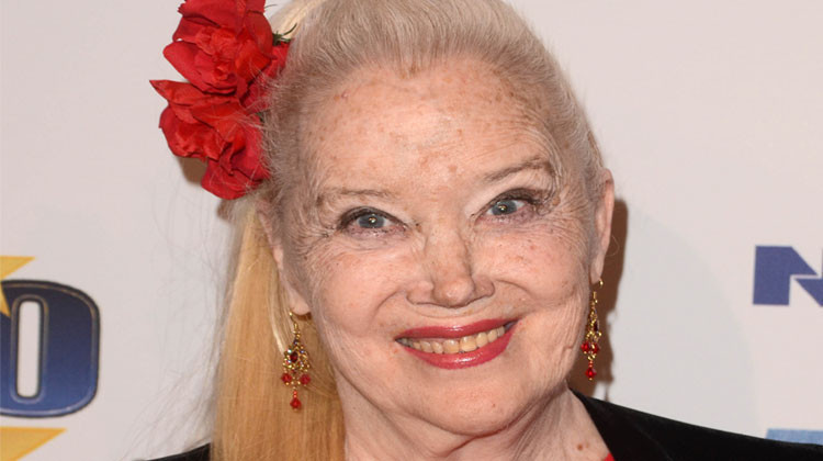 Ödüllü oyuncu bakımevinde son nefesini verdi