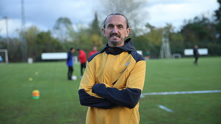 Tuncay Şanlı kimdir, kaç yaşında, nereli Eski milli oyuncu ve teknik direktör Tuncay Şanlı hangi takımlarda oynadı Tuncay Şanlı kimdir, kaç yaşında, nereli Eski milli oyuncu ve teknik direktör Tuncay Şanlı hangi takımlarda oynadı