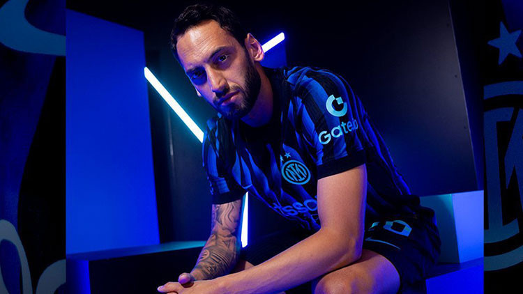 Inter'de Hakan Çalhanoğlu'na büyük onur!